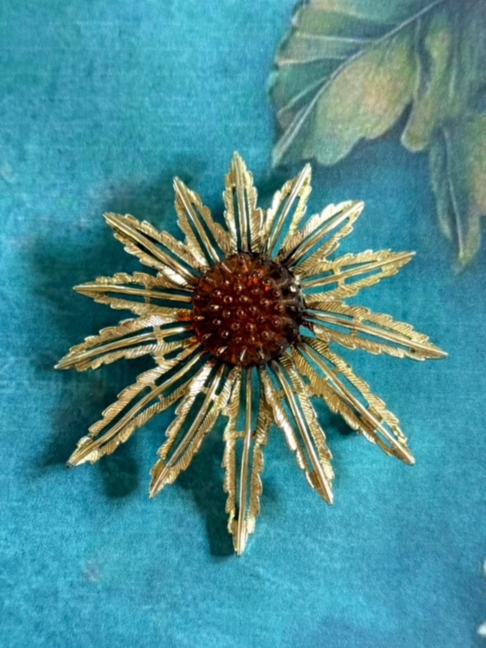 Gold and Brown Sunflower Brooch - Elegant Floral Pin